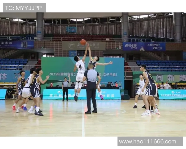 成都篮球队转型之路:从传统强队到现代篮球新风潮的深度解析 成都篮球队转型之路:从传统强队到现代篮球新风潮的深度解析