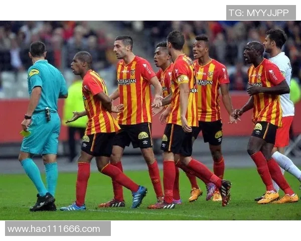 足球激战朗斯主场迎战第戎双方争夺三分精彩对决即将上演