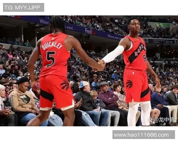 快船与雷霆激战正酣球迷网直播精彩瞬间不容错过